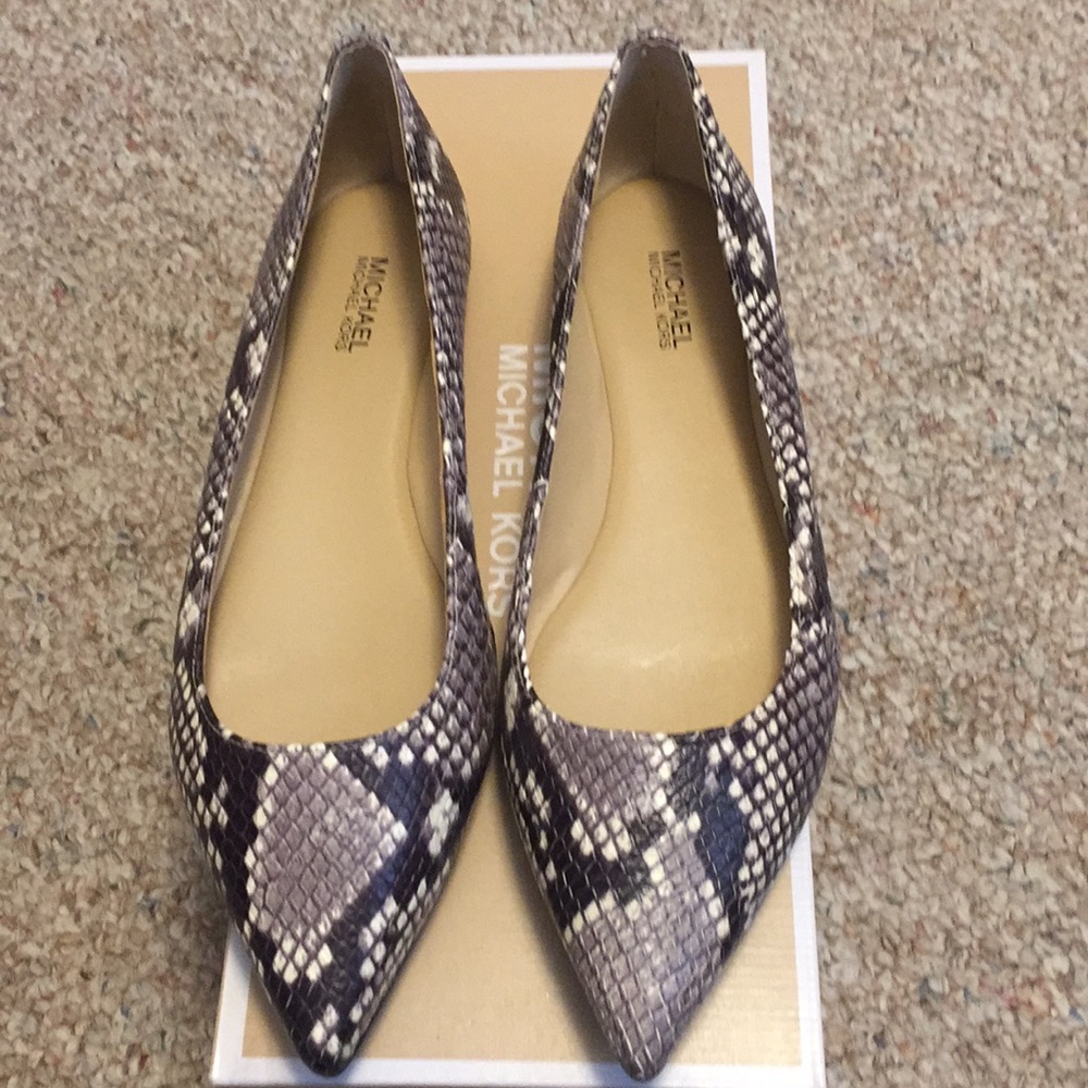 Michael Kors Arianna Flats size 6.5